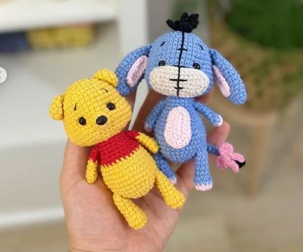 HEDİYELİK WİNNİE THE POOH VE EEYORE ANAHTARLIK+ ÇANTA SÜSÜ (ANAHTARLIK APARATI TAKILIP GÖNDERİLİR)