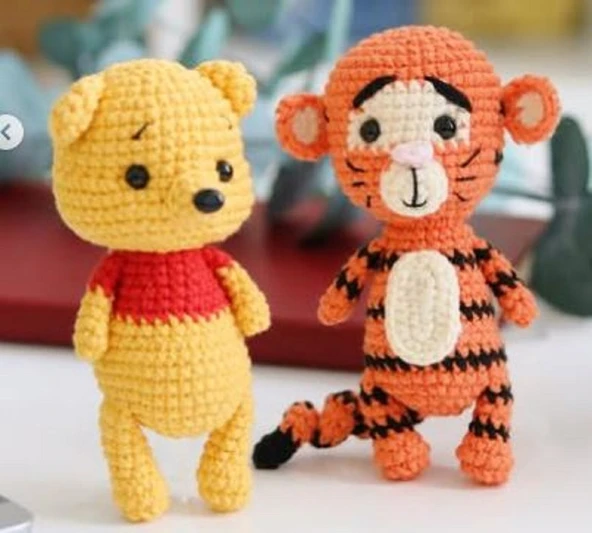 EL ÖRGÜSÜ WİNNİE THE POOH VE TİGGER ANAHTARLIK (ANAHTARLIK APARATI TAKILIP GÖNDERİLİR)