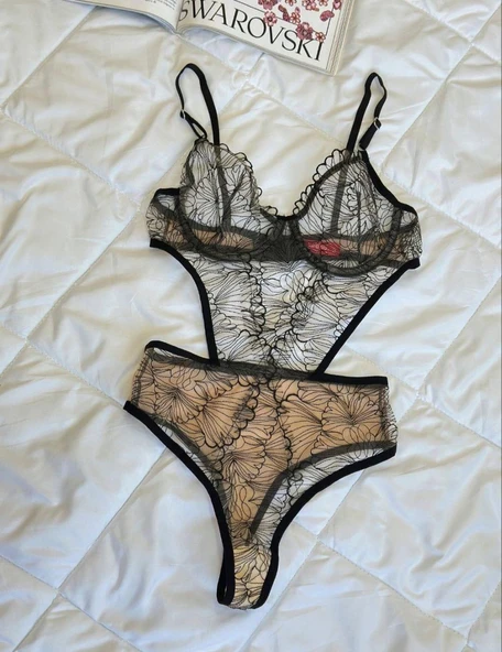 Aria's Closet Desenli Ten Siyah Bodysuit