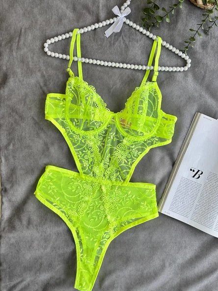 Aria's Closet Çiçek Desenli Yeşil Bodysuit