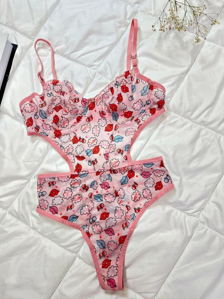 Aria's Closet Öpücük Desenli Pembe Bodysuit