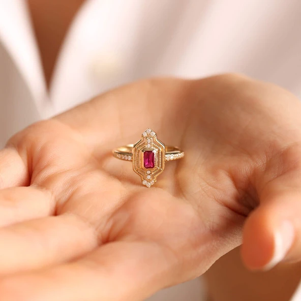 14 Ayar Altın Ruby Yüzük Özel Tasarım Coral