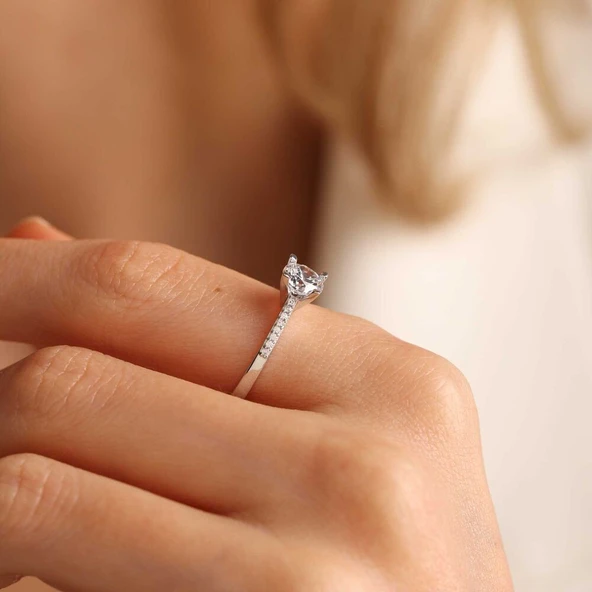 Beyaz Altın Tektaş Yüzük ürün görseli 1