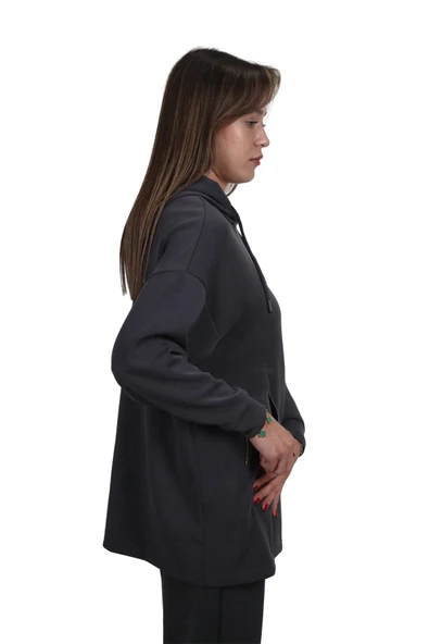 Kadın Yumuşak Dokulu Modal Kumaş Fermuar Cep Detaylı Rahat Kalıp Antrasit Kapüşonlu Sweatshirt - 3