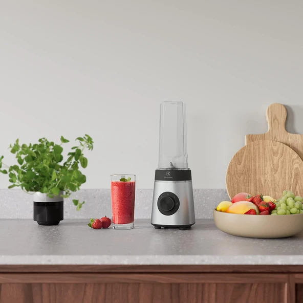 Electrolux E4SB1-4ST 350 W Smoothie Spor Blender - 5