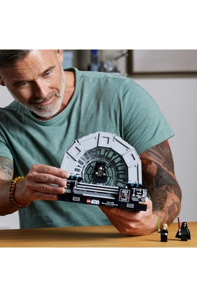 LEGO 75352 Star Wars Emperor's Throne Room Diorama - 8