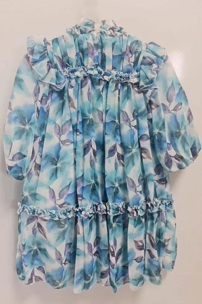 Kız Çocuk Yakası ve Omuzları Fırfır Detaylı Çiçek İşlemeli Pliseli Mavi Elbise - Resim 5