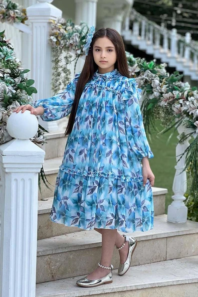 Kız Çocuk Yakası ve Omuzları Fırfır Detaylı Çiçek İşlemeli Pliseli Mavi Elbise - Resim 10