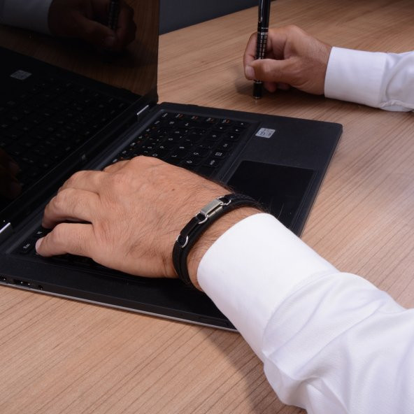 Çelik Aksesuarlı Deri Bileklik - 2