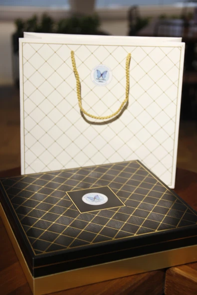 Hediyelik Kutu Çikolata 16lı