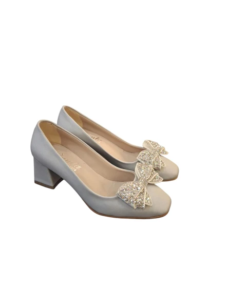 Solmaz Damla KapalıTaşlı Fiyonklu Topuklu Ayakkabı