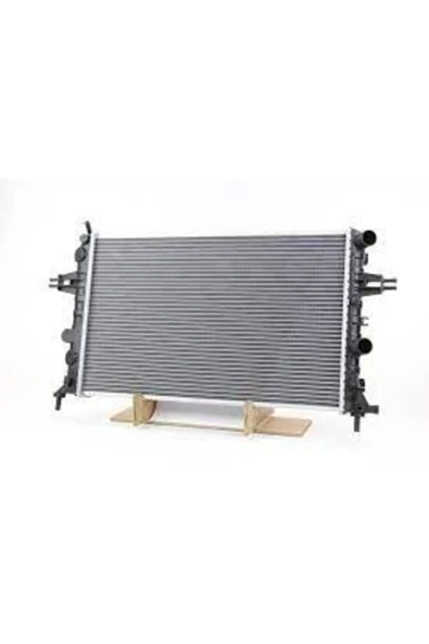 Valeo 733219  Radyatör Hyundai Accent IV- Kia Rio III 1.4 1.6 ürün görseli 1