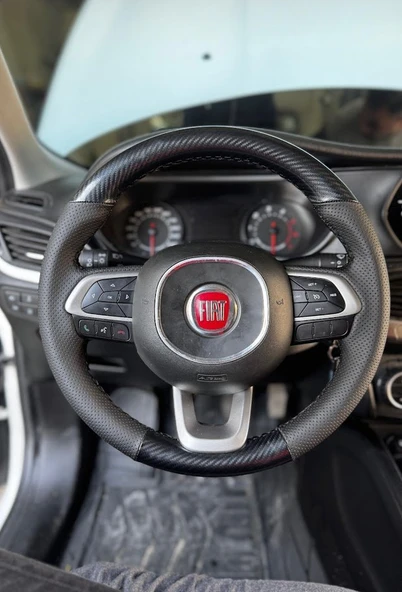 Fiat Egea Araca Özgü DİKMELİ Direksiyon Kılıfı 2015-2019 KRİSTAL KARBON SİYAH İP ürün görseli