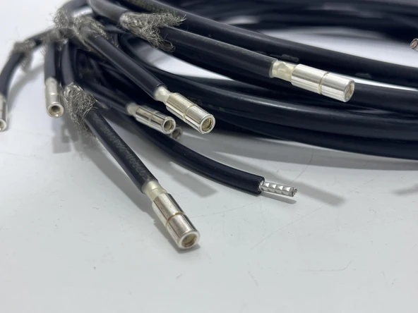 HUBER+SUHNER RADOX 9 GKW-AX Güç Kablosu 1,30 Metre (8 Adet) - 3