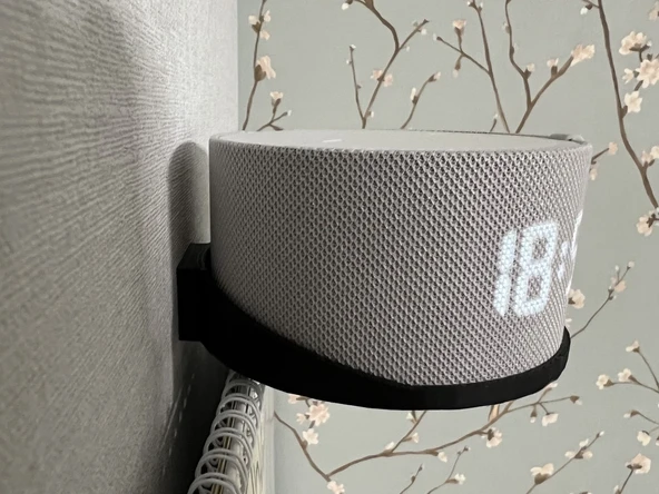 Bir saat ile Yandex mini 2 - duvar sütun duvarında bir braket (Plastik Aparattır!!!)