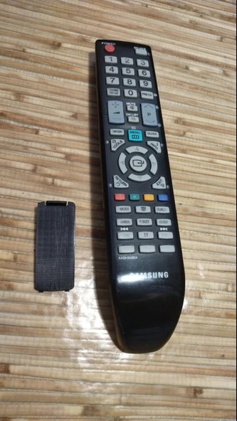 Byr Televizyon uzaktan kumandasının pil bölmesi Samsung (Plastik Aparattır!!!) 3D