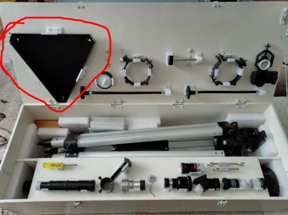 Byr Teleskopun elemanlarının bir dizi bağlantı elemanı: tripod tablosu (Plastik Aparattır!!!) 3D ürün görseli