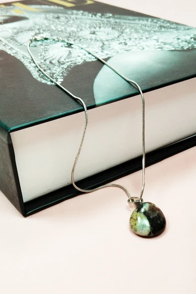 Turmalin Doğal Taşı Zincirli El Yapımı Kolye Uç: 2 cm Zincir: 20 cm Kutulu - Resim 5