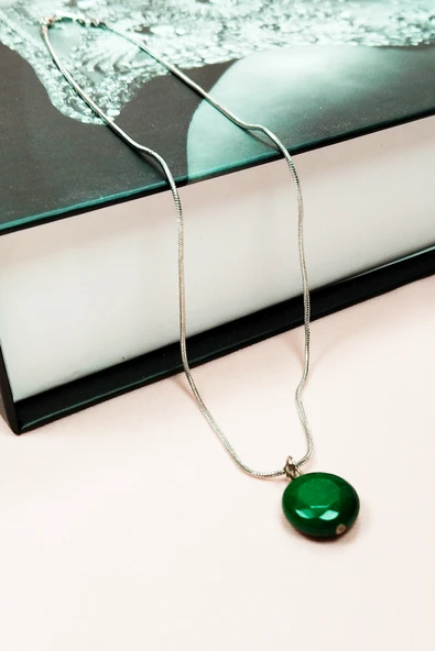 Zümrüt Doğal Taşı Zincirli El Yapımı Kolye Uç: 1,5 cm Zincir: 20 cm Kutulu - Resim 5