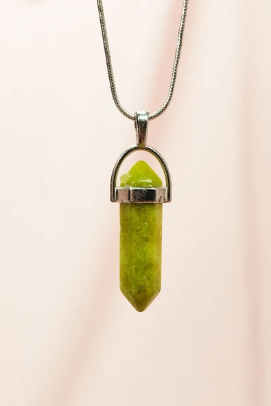 Moldavit Doğal Taşı Zincirli El Yapımı Tasarımlı Kolye Uç: 3,5 cm Zincir: 20 cm Kutulu ürün görseli 1