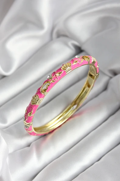 Mineli Pirinç Pembe Çiçek Desenli Gold Renk Kadın Kelepçe - TJ-BB7024