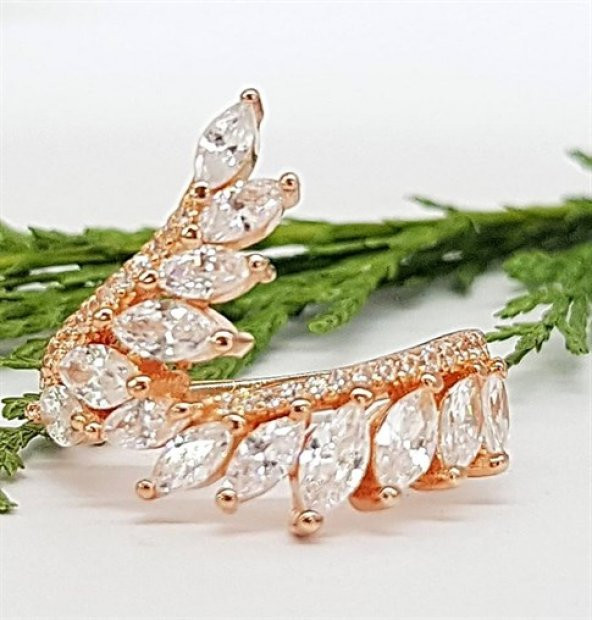 Pırlanta Işıltısında Zirkon Taşlı Rose Gümüş Yüzük ürün görseli