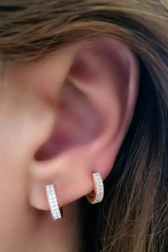 Çift Sıra Zirkon Taşlı Gümüş Minimal Rose Küpe 1Cm ürün görseli