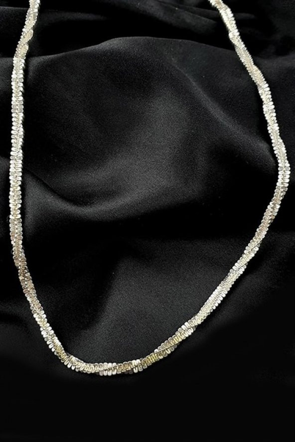 İtalyan Tasarımı Gümüş Işıl Işıl Zincir Kolye ürün görseli