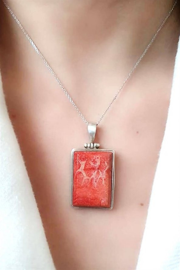 Mercan Taşlı Gümüş Tasarım Kolye ürün görseli