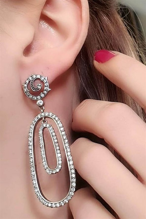 Pırlanta Işıltısında Zirkon Taşlı Gümüş Lüks Küpe ürün görseli