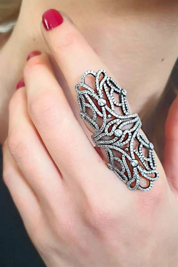 Pırlanta Işıltısında Zirkon Taşlı Gümüş Lüks Yüzük ürün görseli