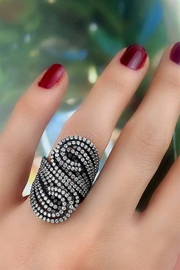 Zirkon Taşlı İtalyan Tasarımı Siyah Rodajlı Gümüş Lüks Yüzük ürün görseli