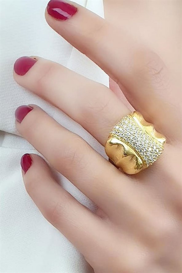 İtalyan Tasarımı Zirkon Taş Detaylı Modern Gümüş Üzerine Altın Kaplama Yüzük ürün görseli