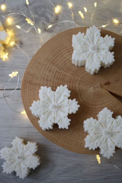 Yılbaşı Kar Tanesi Dekoratif Mum Beyaz Kokulu kalın ( 2 Adet )