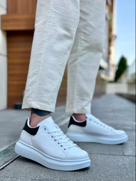 ET0547 Kalın Yüksek Taban Beyaz Siyah Bağcıklı Spor Erkek Ayakkabı ürün görseli