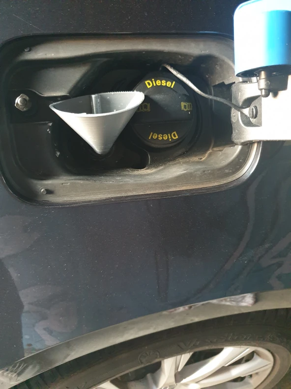 Audi A4 B9 AdBlue doldurma hunisi - 2