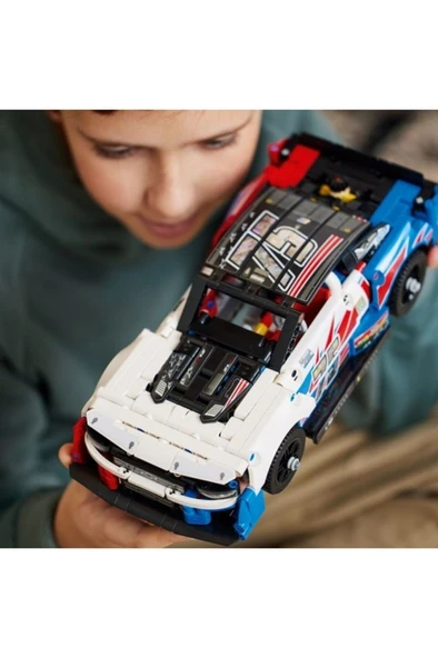 LEGO Technic Nascar Chevrolet Camaro 42153 - 6