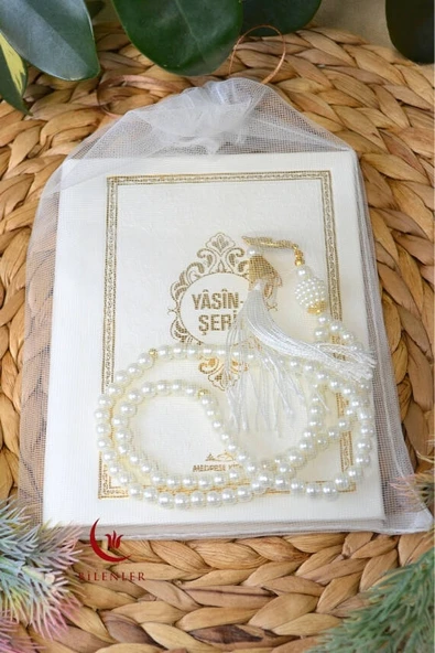 Tül Keseli İnci Tesbihli Yasin Kitabı Çanta Boy Termo Deri Kaplı Beyaz – Arapça, Türkçe Okunuşlu ve Mealli – 128 Sayfa  Hac Umre ve Mevlit Hediyeliği ürün görseli