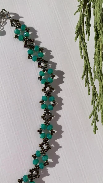 Yeşil Renkli Kristal Boncuk Ve Platin Renkli Kum Boncuklu Gümüş Aksesuarlı Boncuk Kolye - 2