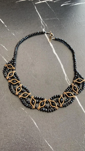 Siyah Kristal Taşlı Antik Sarı Aksesuarlı Ve Antik Sarı Süslemeli Boncuk Kolye Hediyelik - 6