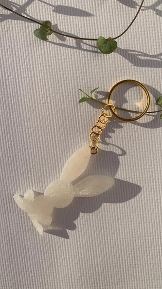 Tavşan Şekilli Sedefli Beyaz Renkli Gold Aksesuarlı Epoksi Anahtarlık El Yapımı Hediyelik - 3