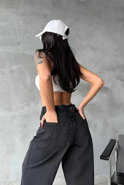 Arkadan tokalı jeans pantolon Siyah - 4