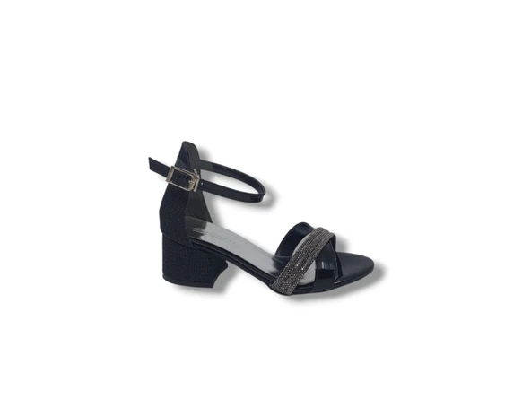 Zerhan 170 Kız Çocuk Siyah Taşlı Bantlı Topuklu Ayakkabı ürün görseli