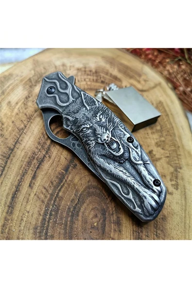 Süpertrend 22 cm komple çelik kurt gravür işlemeli bıçak yanında zippo kibrit ile birlikte