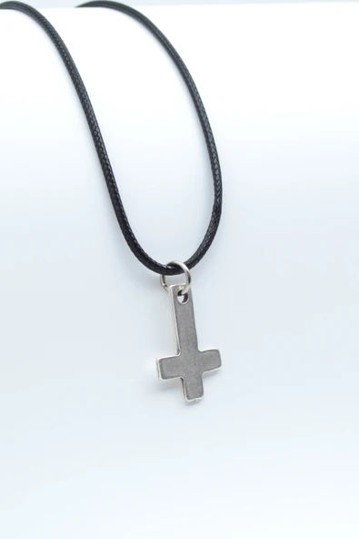 Minimal Ters Haç Gümüş Kaplama Deri İp Kolye ürün görseli 1