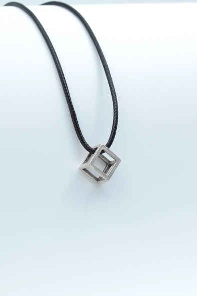 Küp Gümüş Kaplama Deri İp Kolye ürün görseli 1