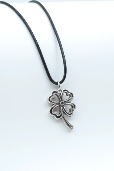 Dört Yapraklı Yonca Gümüş Kaplama Deri İp Kolye ürün görseli 1