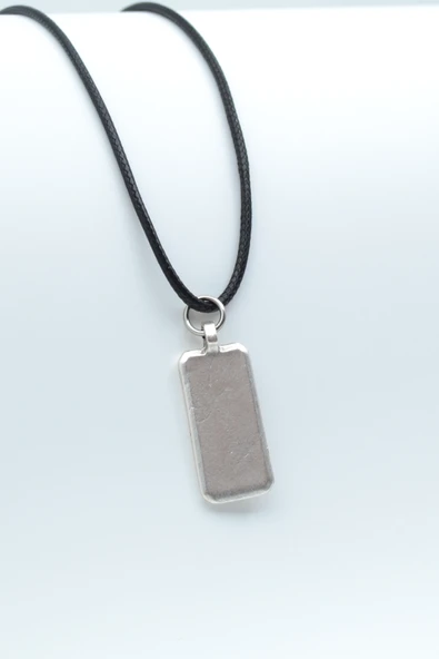 Geometrik - Dikdörtgen Gümüş Kaplama Deri İp Kolye ürün görseli 1