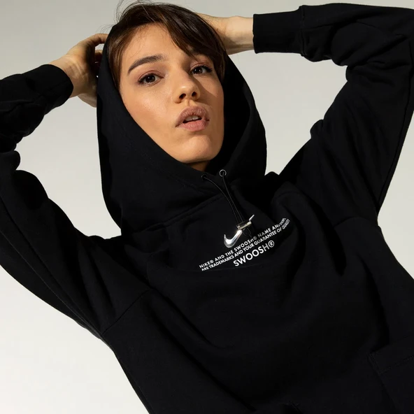 Nike Sportswear Swoosh Kadın Siyah Sweatshirt