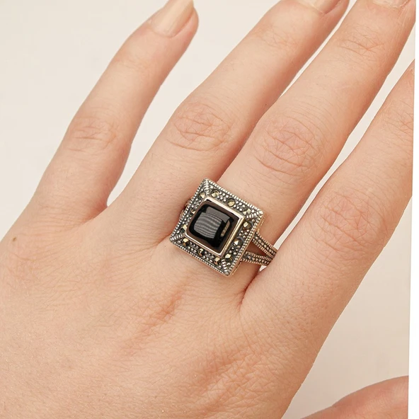 Oltu Taşı Kaşlı Kare Model Kadın Yüzük ürün görseli